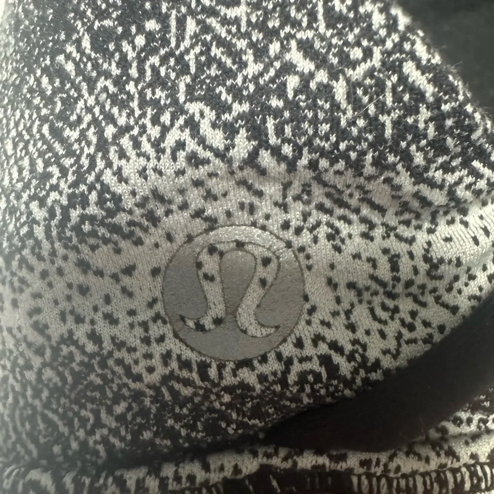 Lululemon Free To Be Zen Sports Bra Size 10 - Picture 8 of 9